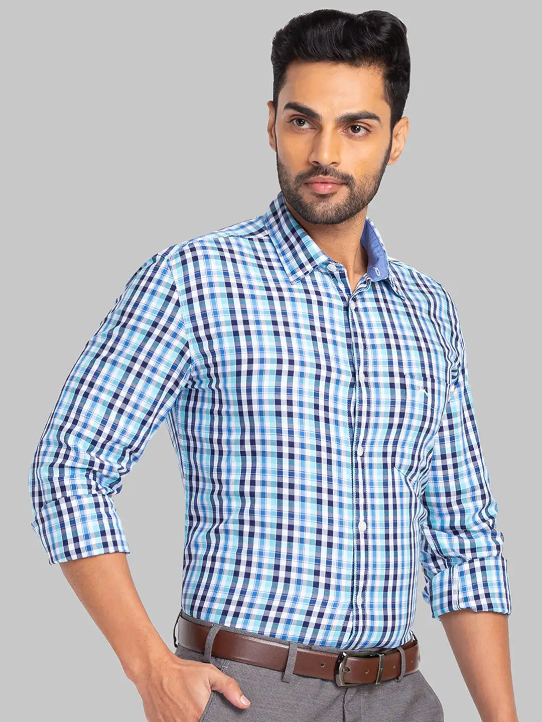 Men Red Slim Fit Solid  Cotton Full Sleeve Cutaway Collar Shirts