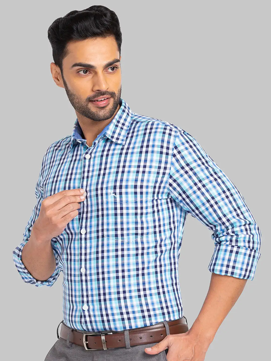 Men Red Slim Fit Solid  Cotton Full Sleeve Cutaway Collar Shirts