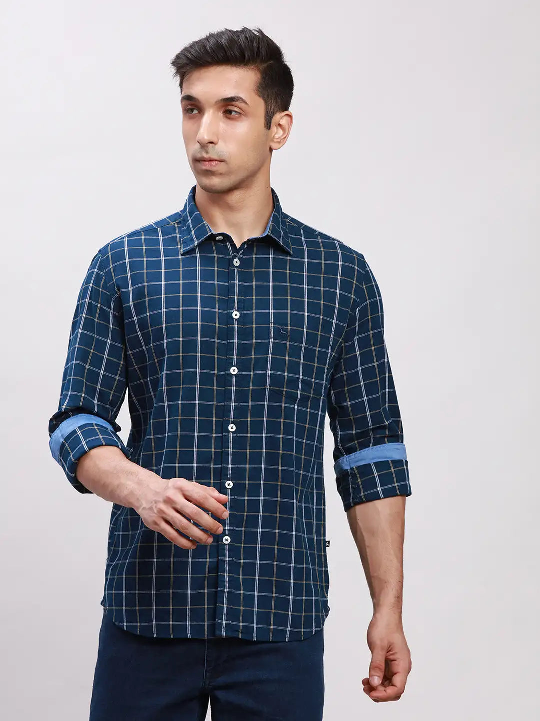 Parx Men Blue Checks Slim Fit Cotton Half Sleeve Cut Away Collar Shirt