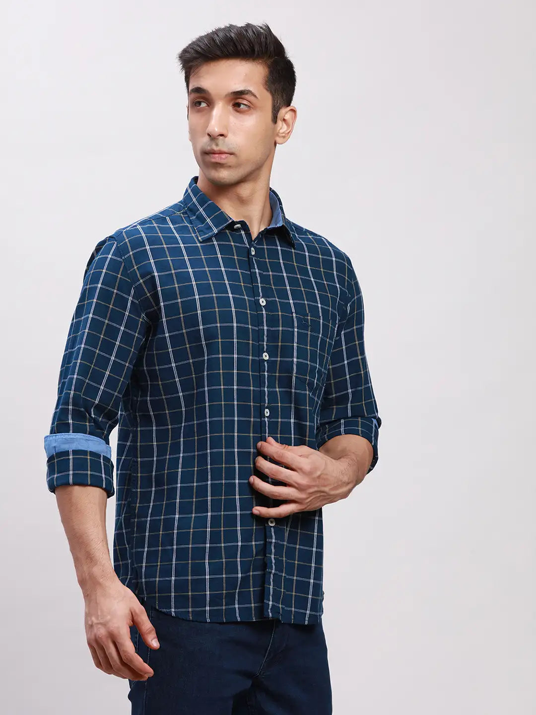 Parx Men Blue Checks Slim Fit Cotton Half Sleeve Cut Away Collar Shirt