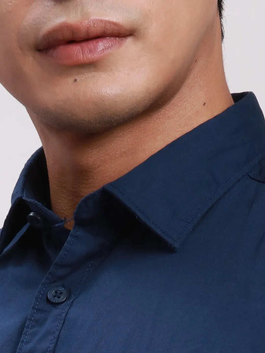 Parx Men Black Slim Fit Solid Cotton Full Sleeve Cutaway Collar Shirts
