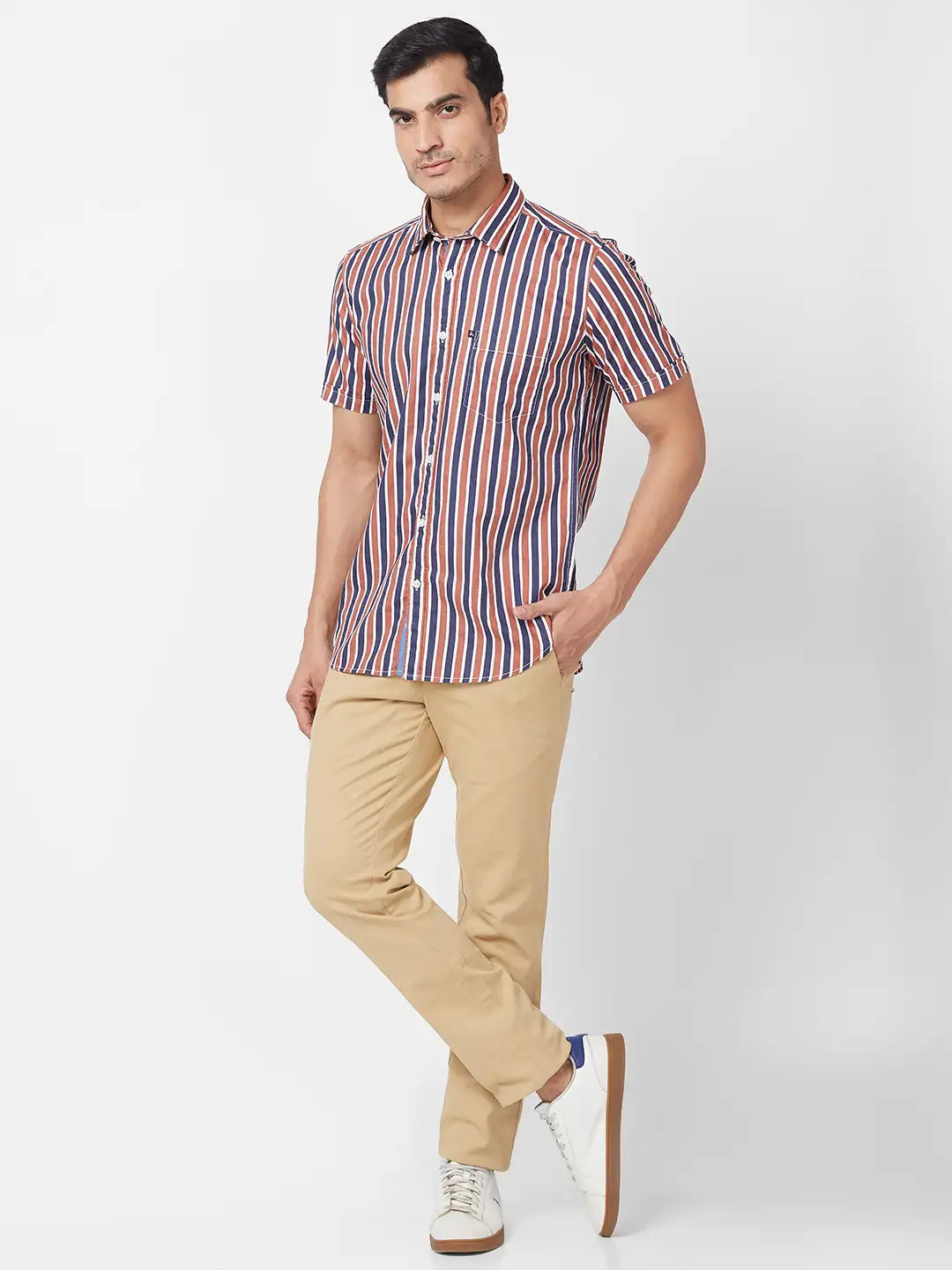 Parx Men Orange Solid Slim Fit Cotton Half Sleeve Cutaway Collar Shirt