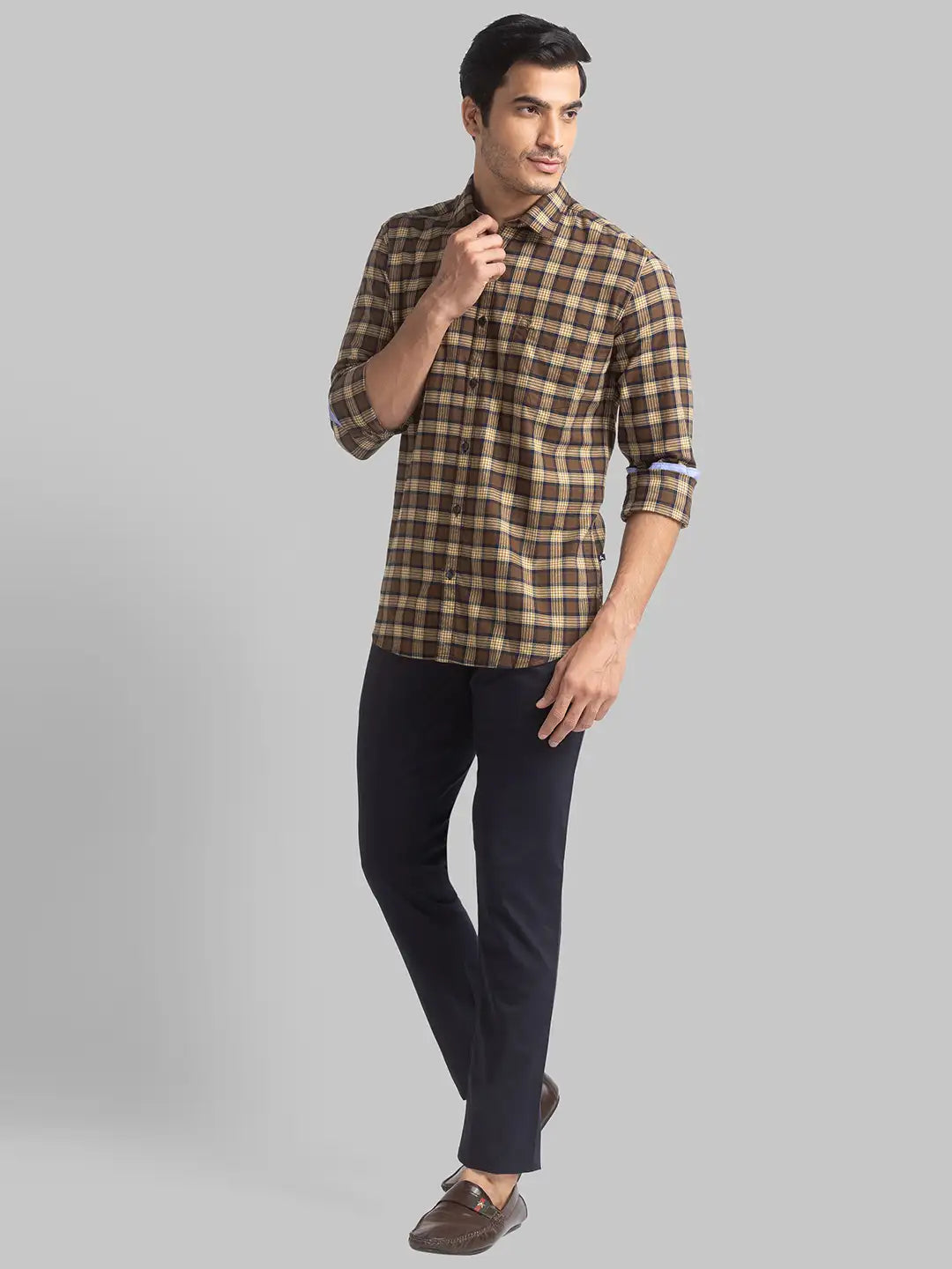 Men Tapered Fit Light Fawn Trouser