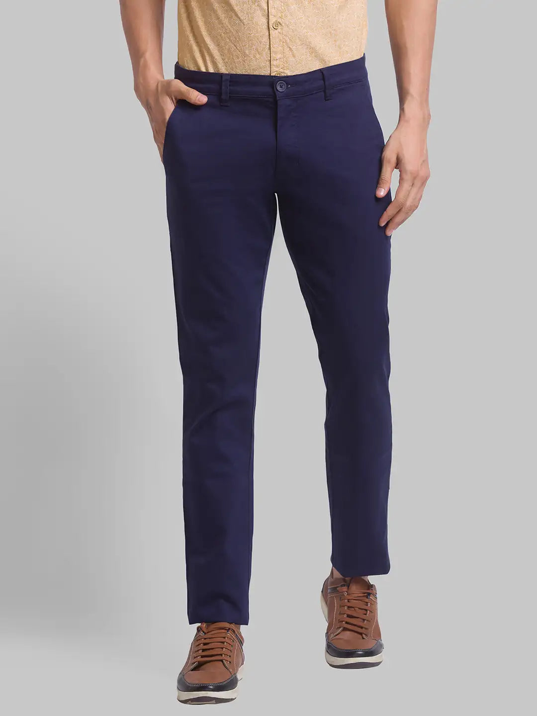 Men Tapered Fit Green Trouser