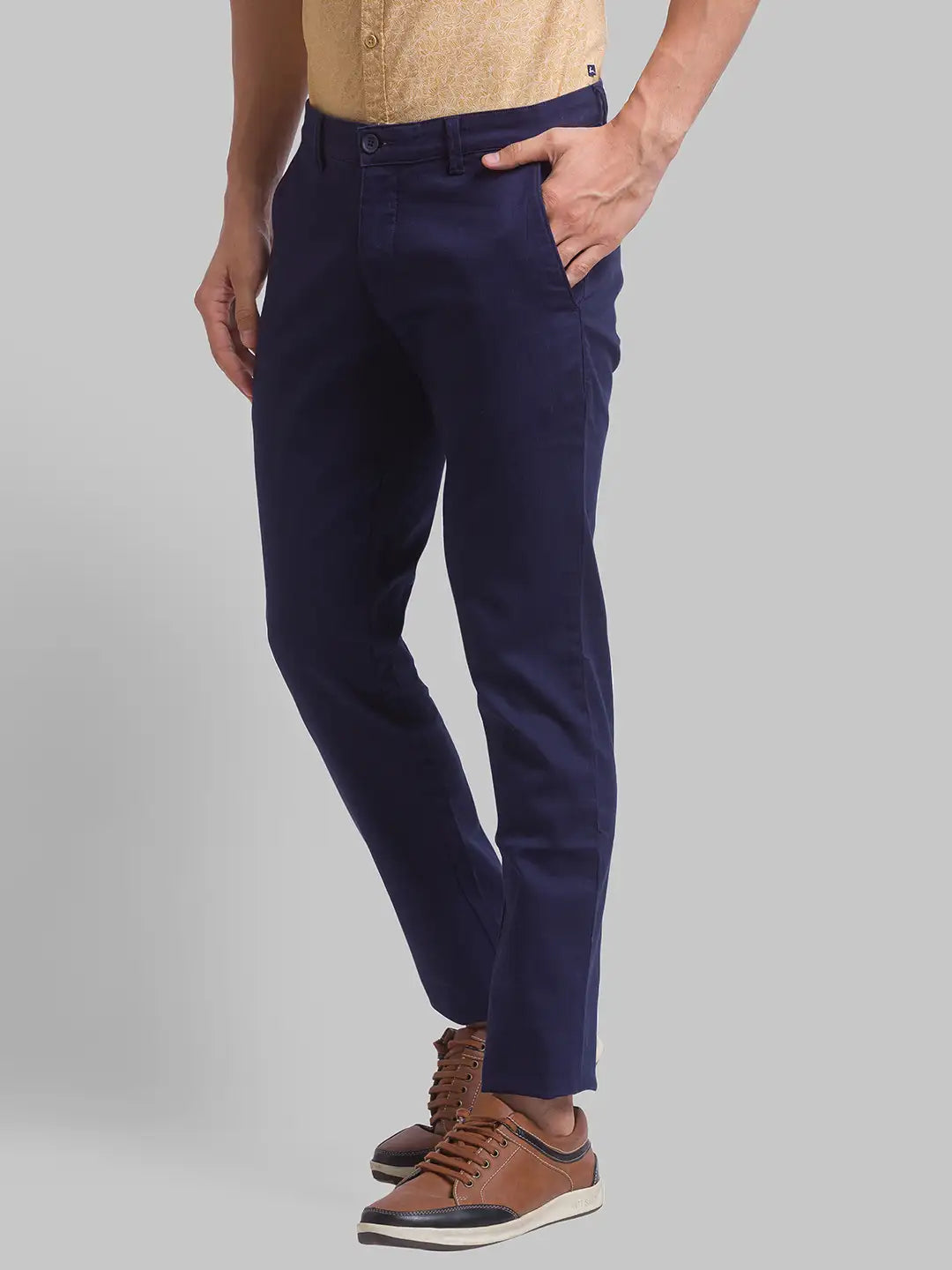 Men Tapered Fit Green Trouser