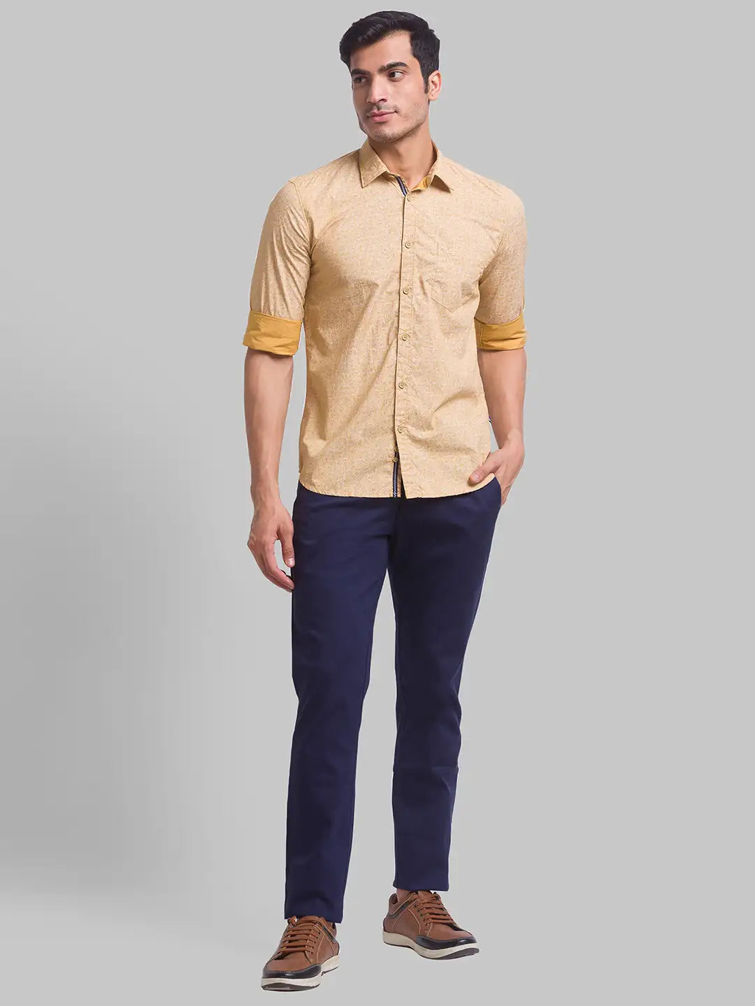 Men Tapered Fit Green Trouser