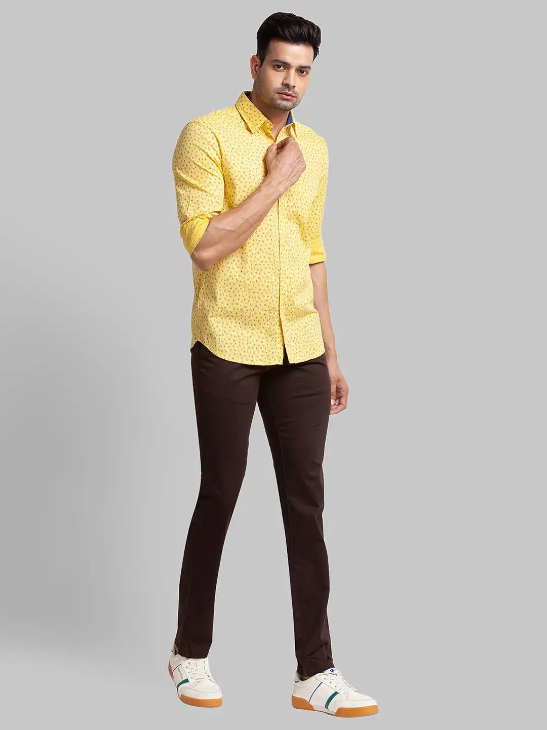 Men Tapered Fit Blue Chinos & Trouser