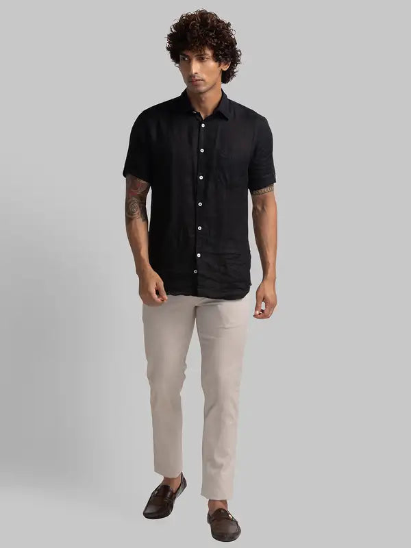 Men Low Rise Tapered Fit Fawn Trouser