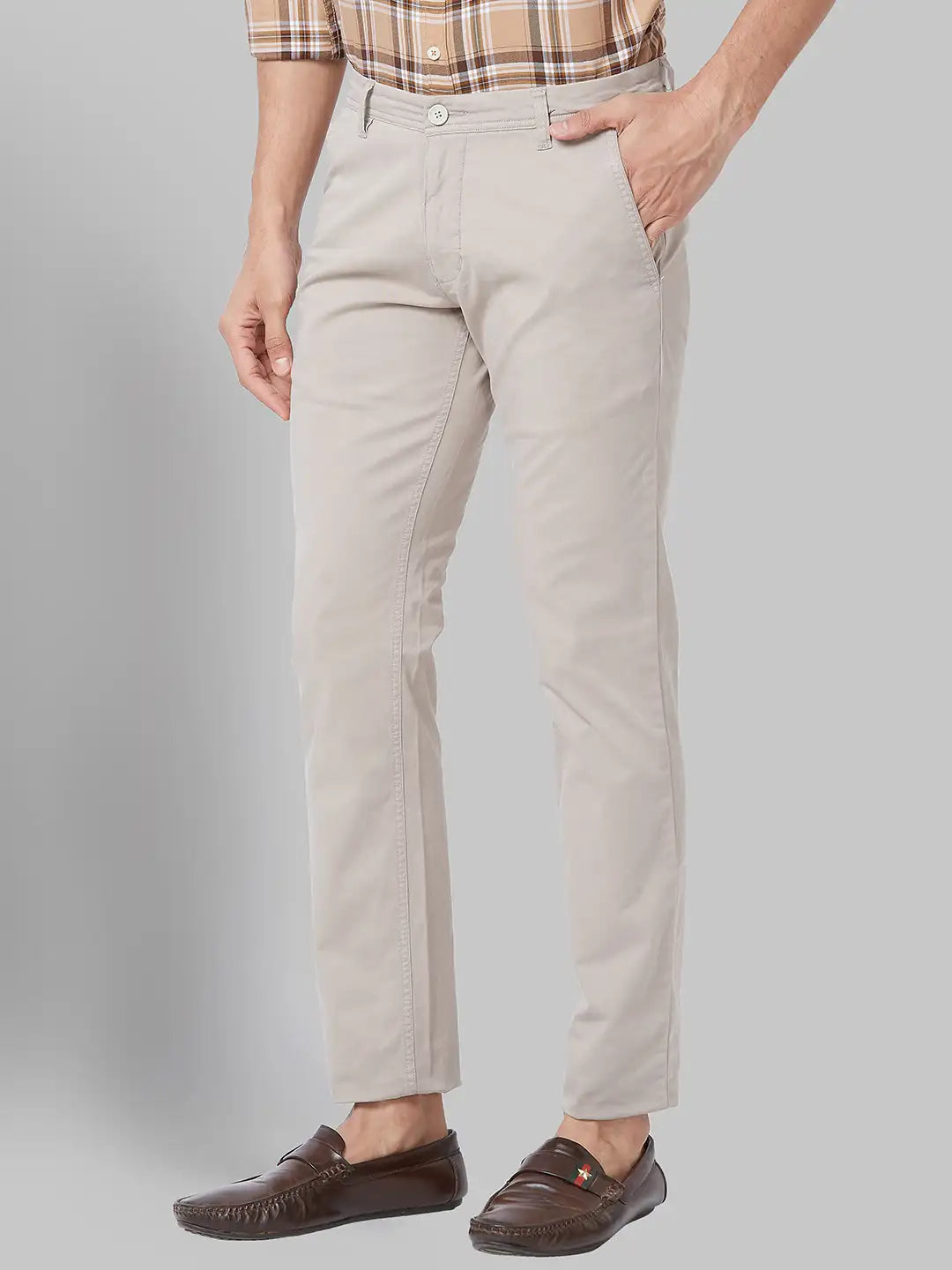 Men Low Rise Tapered Fit Khaki Trouser