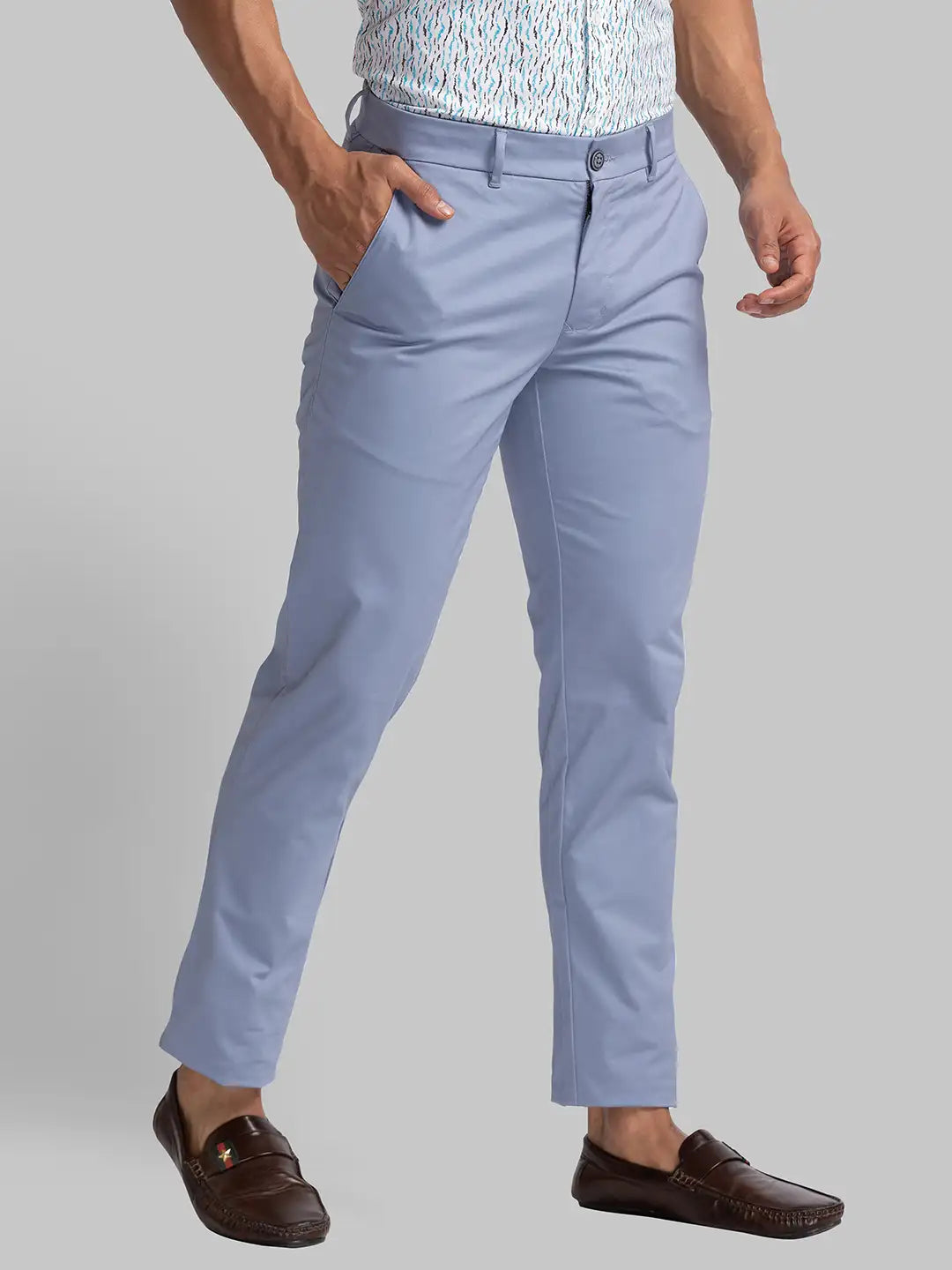 Men Green Lrt Fit Solid Cotton Blend Trouser