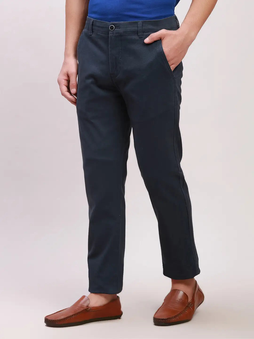 Parx Men Cream Solid Low Rise Tapered Fit Cotton Blend Trouser