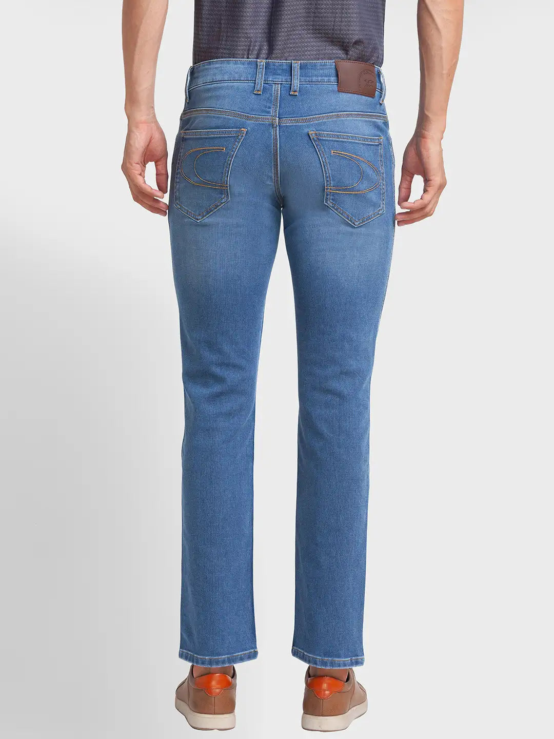 Men Blue Tapered Fit Warp Chambray Cotton Blend Jeans