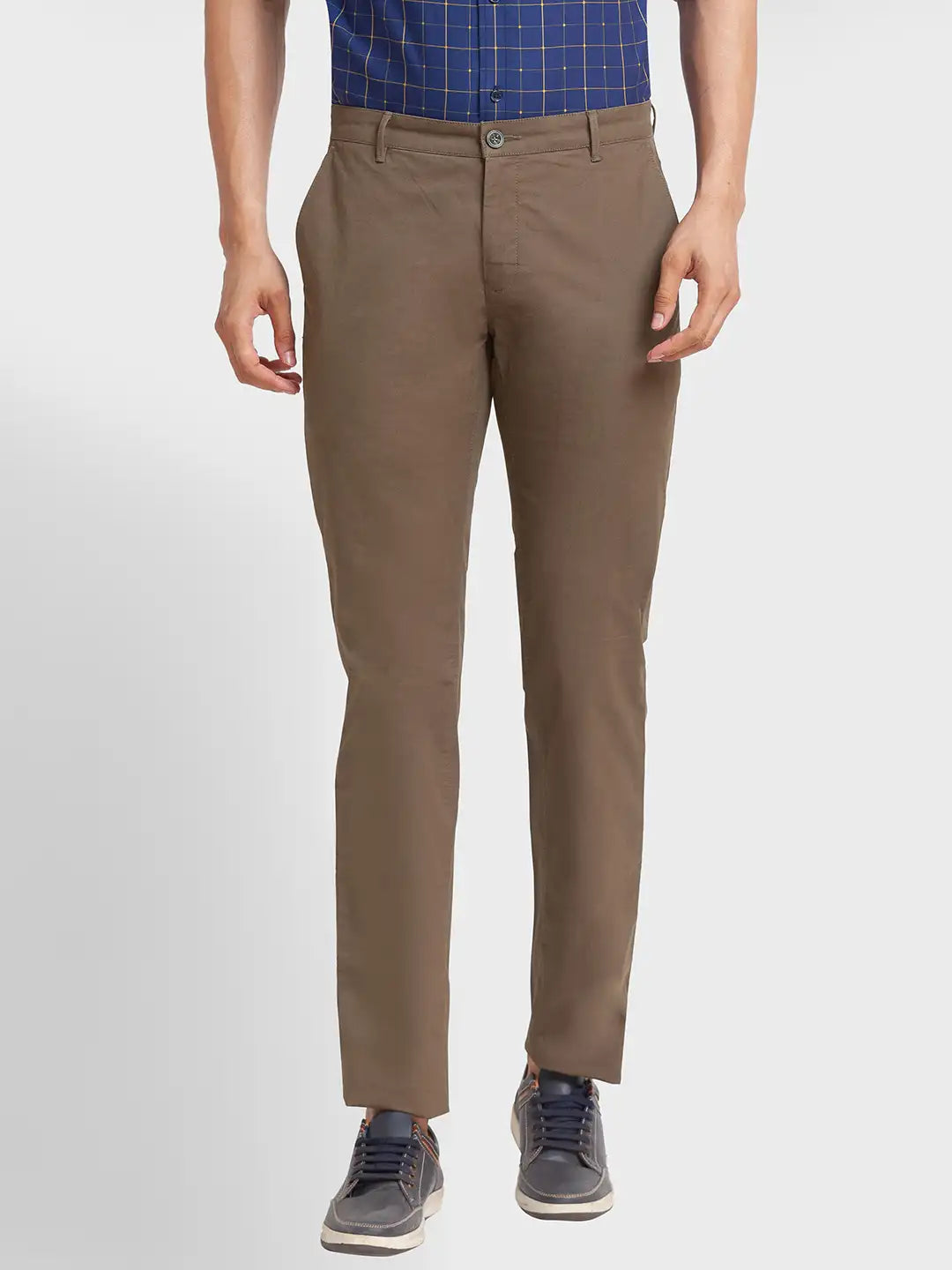 Men Green Contemporary Fit Solid Piece Dyed Cotton Blend Trouser
