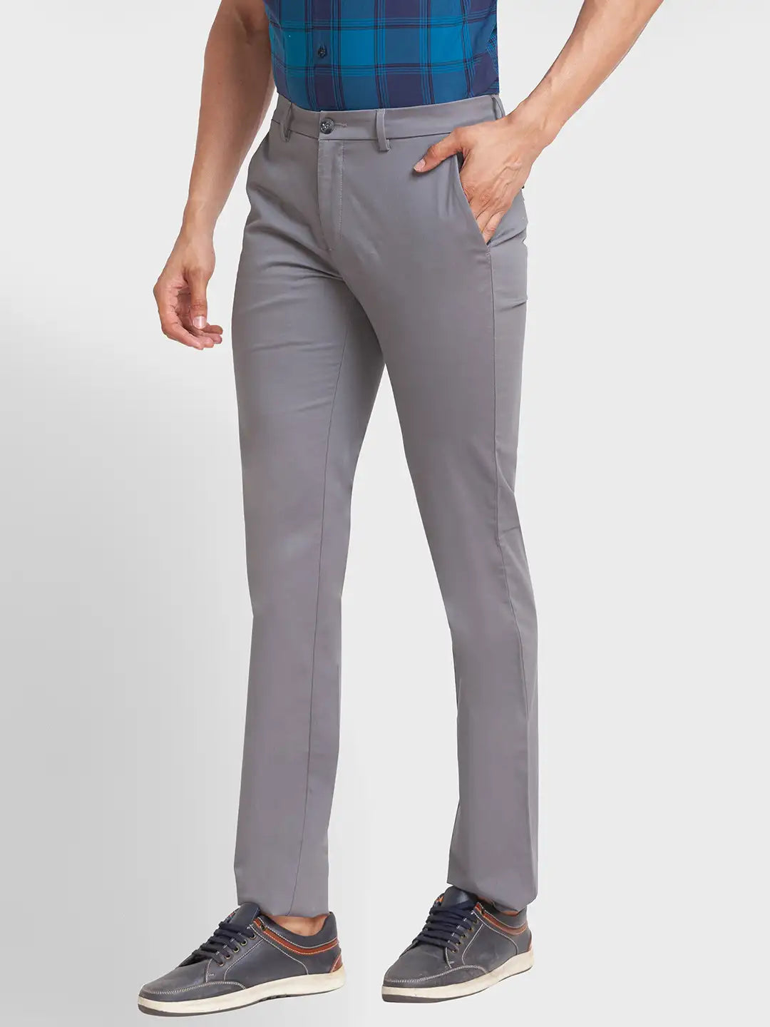 Men Grey Contemporary Fit Solid Piece Dyed Cotton Blend Trouser