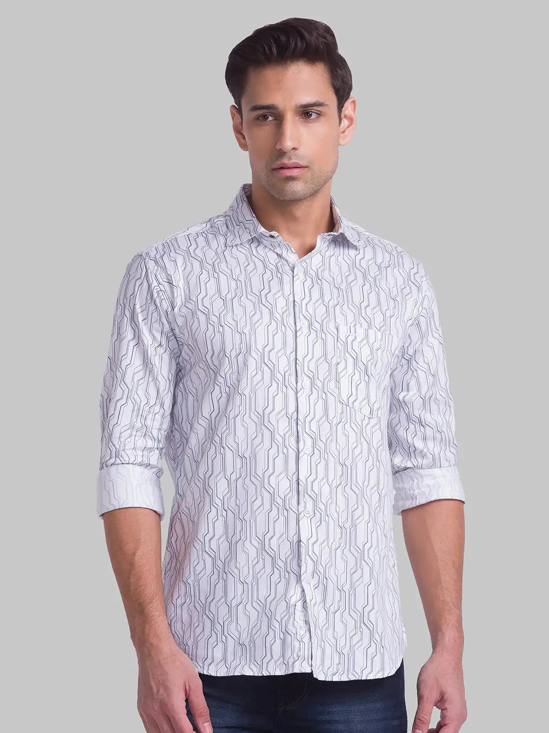 Men White Slim Fit Print Cotton Cut Away Collar Shirts