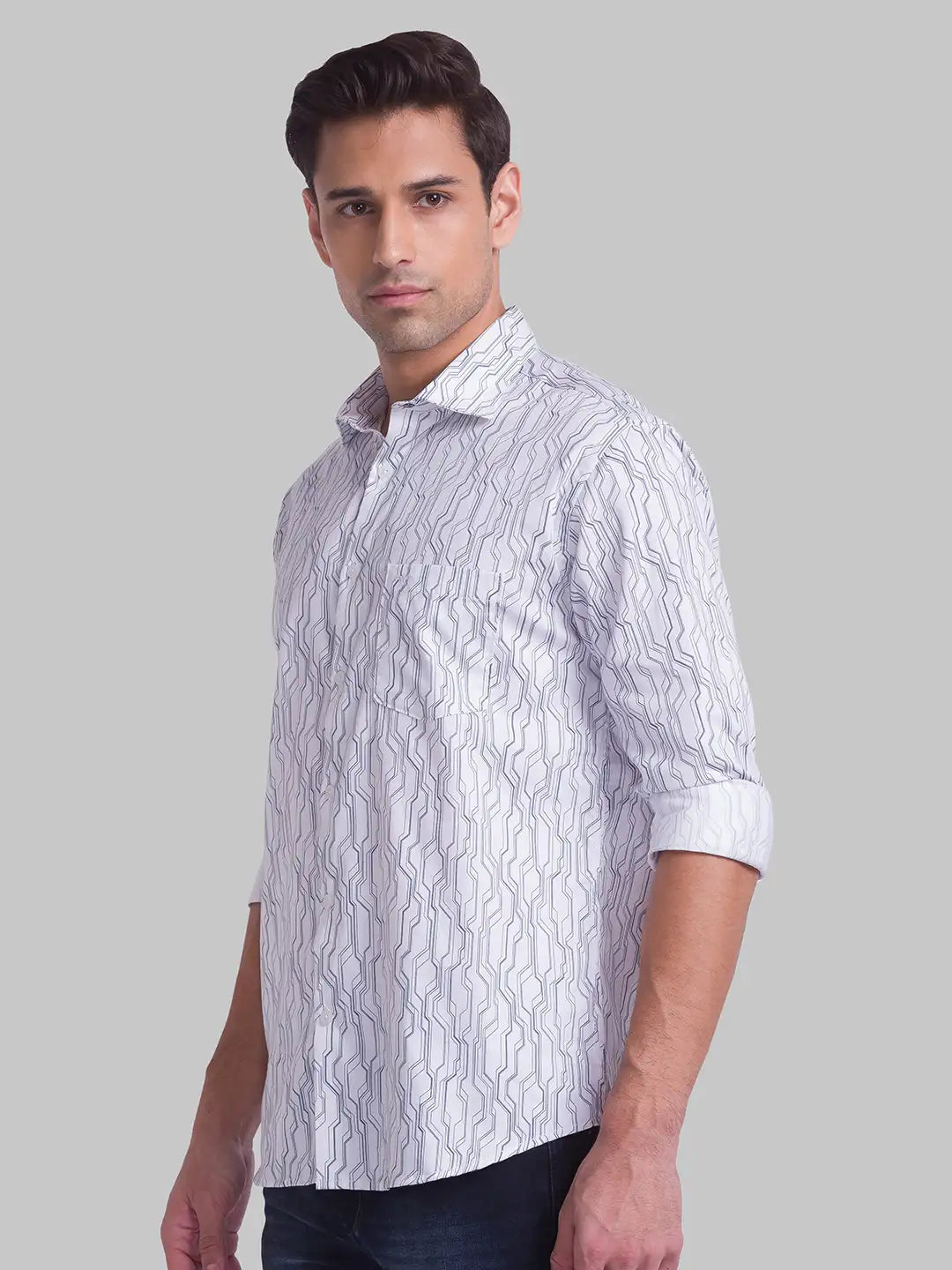 Men White Slim Fit Print Cotton Cut Away Collar Shirts