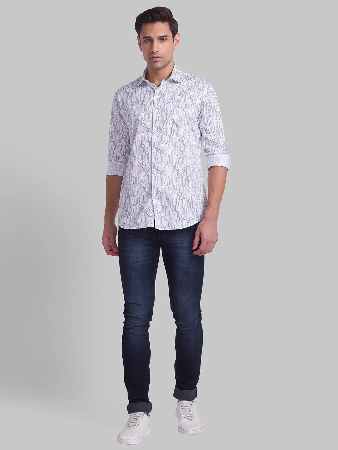 Men White Slim Fit Print Cotton Cut Away Collar Shirts