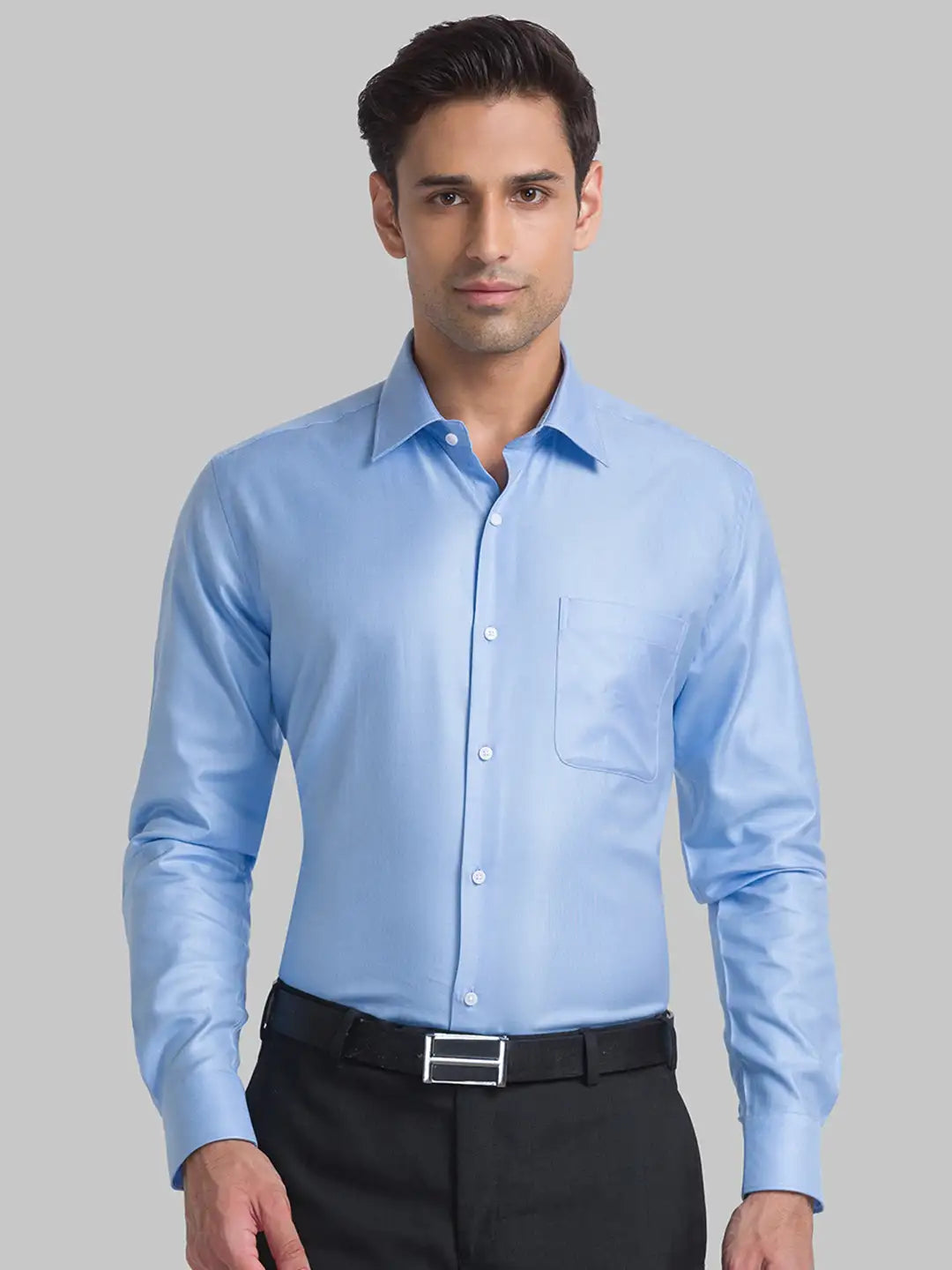 Men Blue Contemporary Fit Structure Cotton Blend Cutaway Collar Shirts