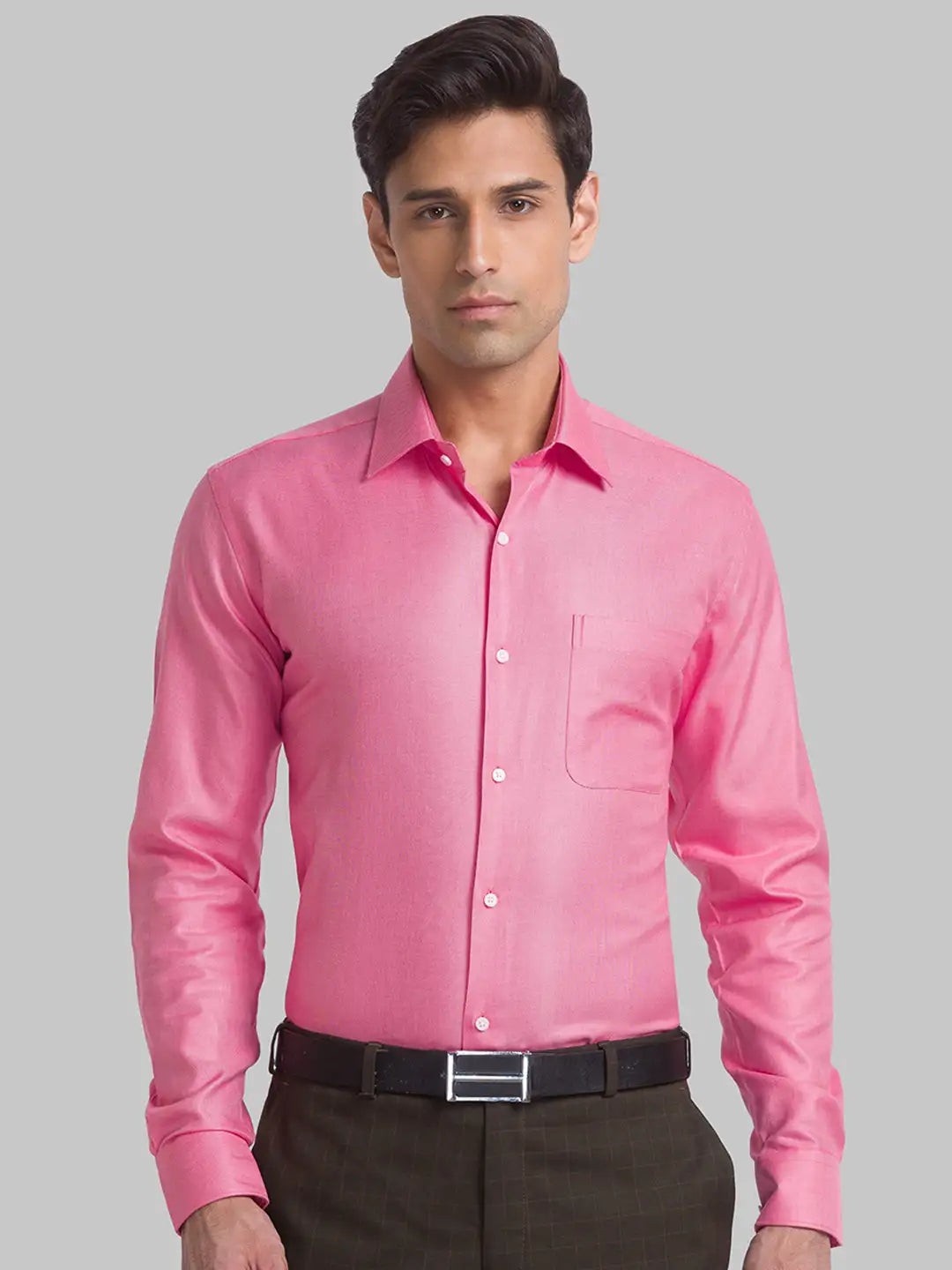 Men Red Contemporary Fit Structure Cotton Blend Cutaway Collar Shirts