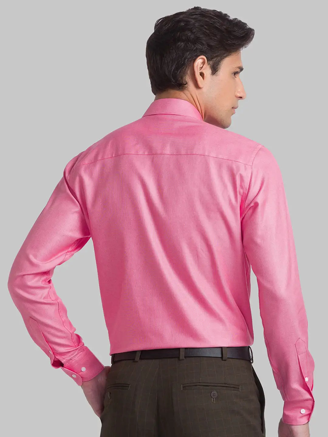 Men Red Contemporary Fit Structure Cotton Blend Cutaway Collar Shirts