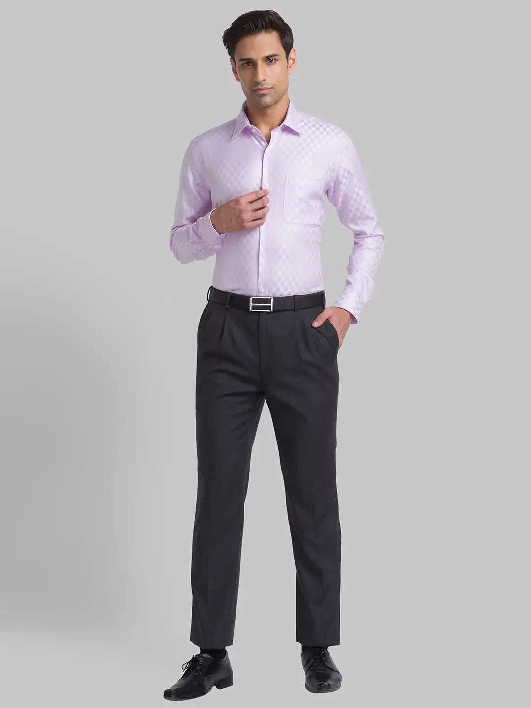 Men Red Contemporary Fit Structure Cotton Blend Cutaway Collar Shirts