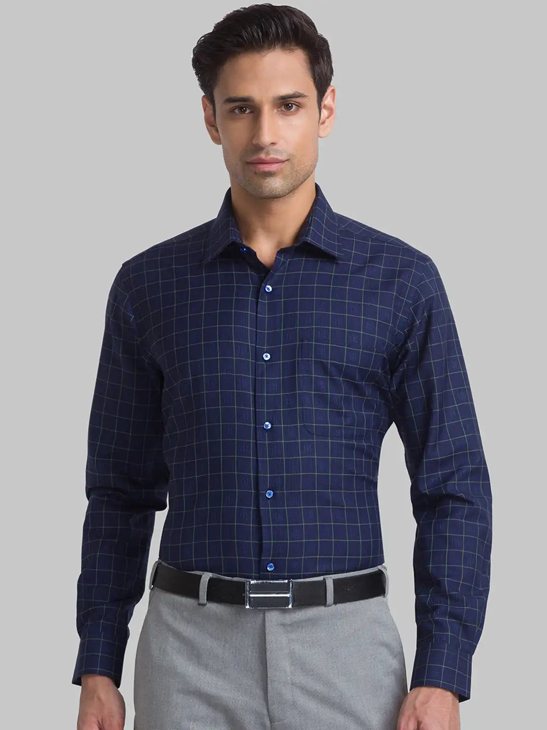 Men Blue Contemporary Fit Checks Cotton Blend Cut Collar Shirts