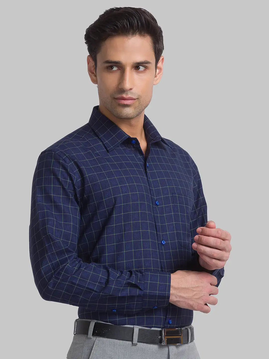 Men Blue Contemporary Fit Checks Cotton Blend Cut Collar Shirts