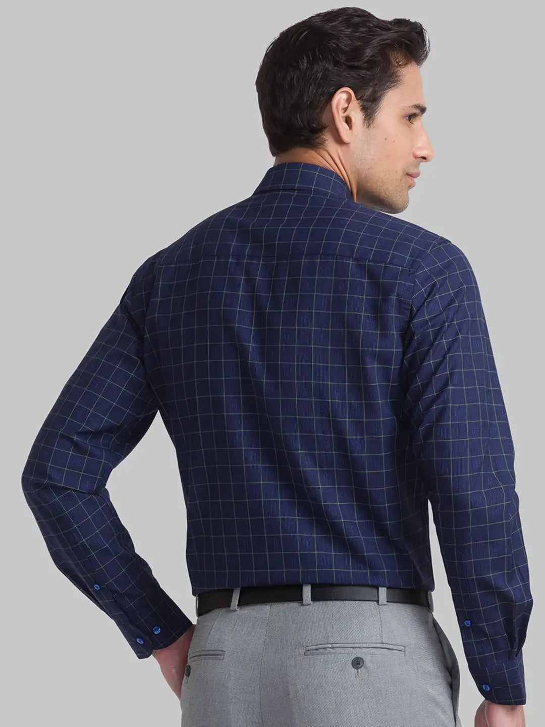 Men Blue Contemporary Fit Checks Cotton Blend Cut Collar Shirts