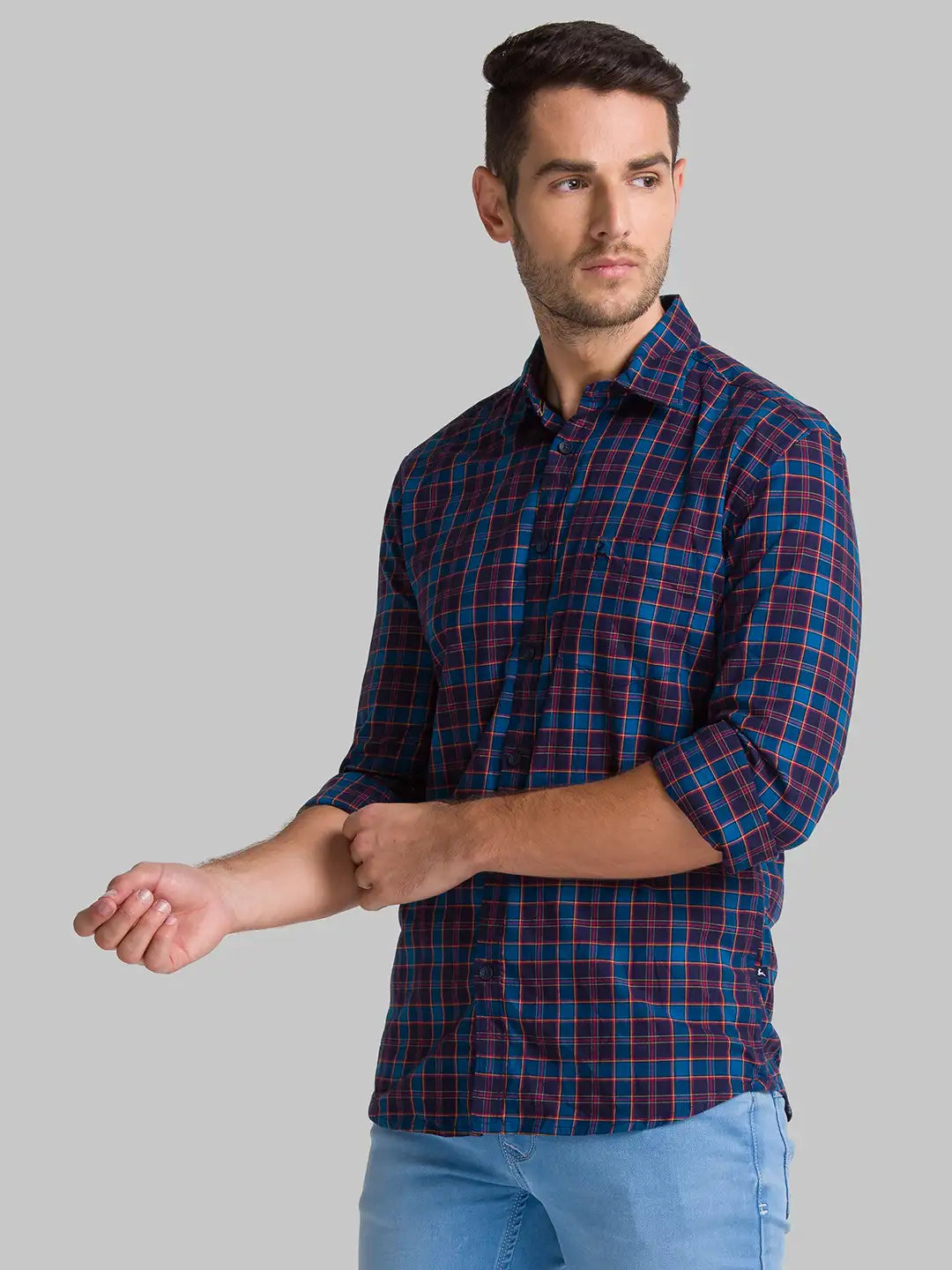 Men Blue Slim Fit Checks Cotton Blend Full Sleeve Shirts
