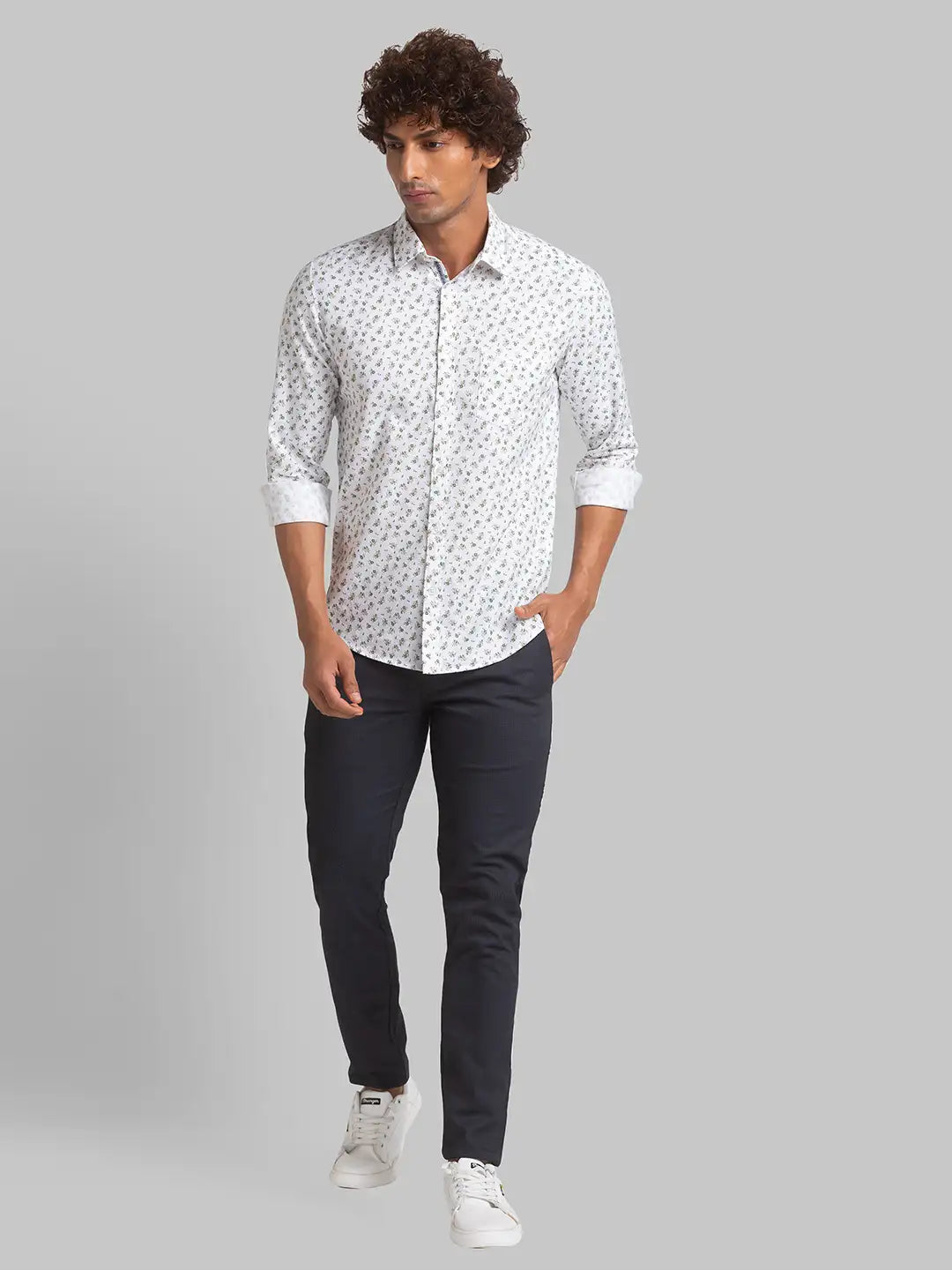 Men White Slim Fit Print Cotton Full Sleeve Shirts