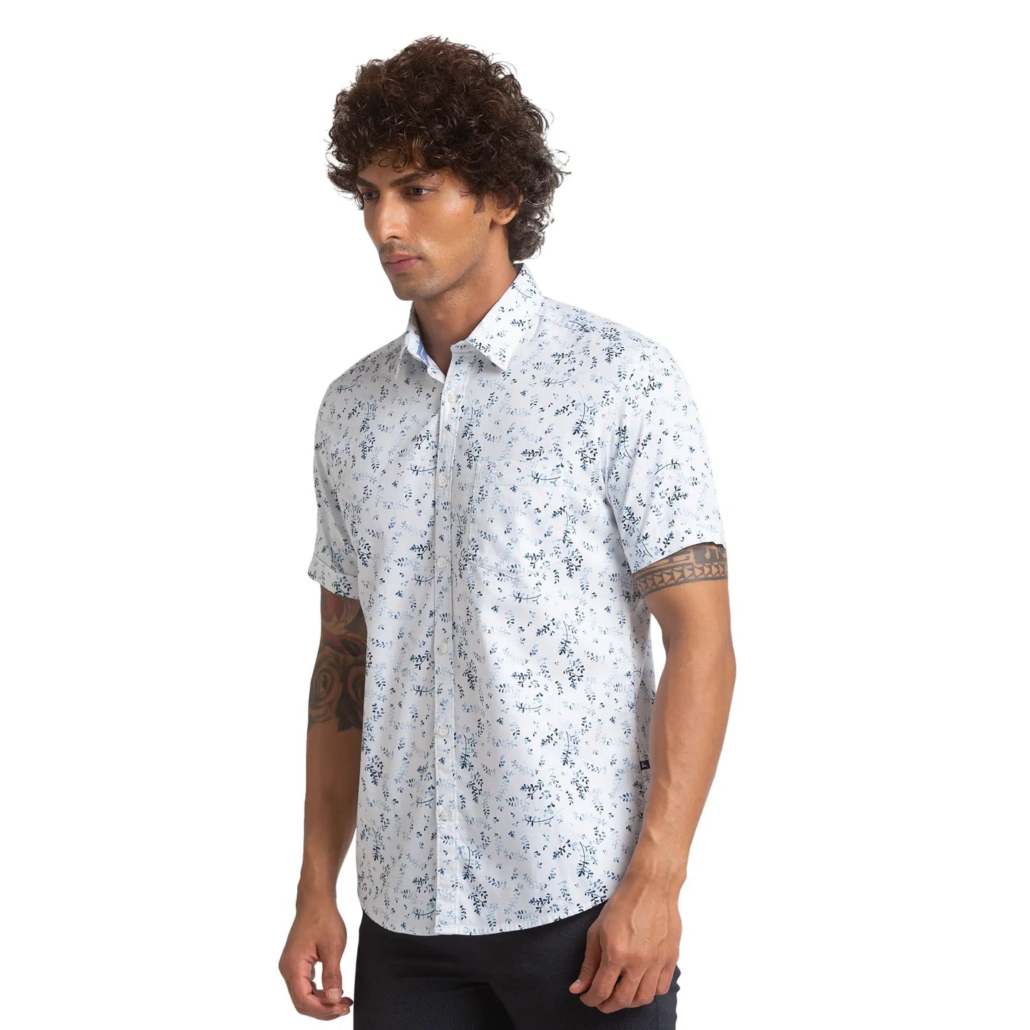 Men White Slim Fit Print Cotton Half Sleeve Shirts